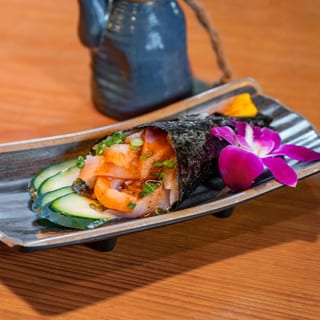 Yellowtail and Scallions Hand Roll