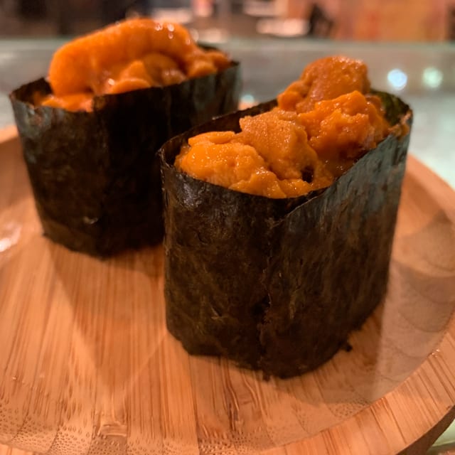 Uni Sushi ( sea urchin).